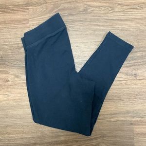 Torrid navy capri leggings, size 00